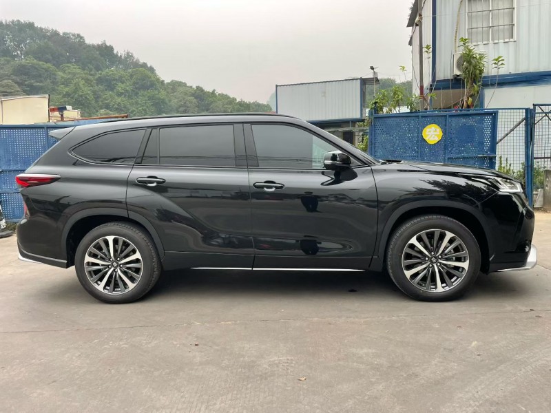 中山25年丰田皇冠2