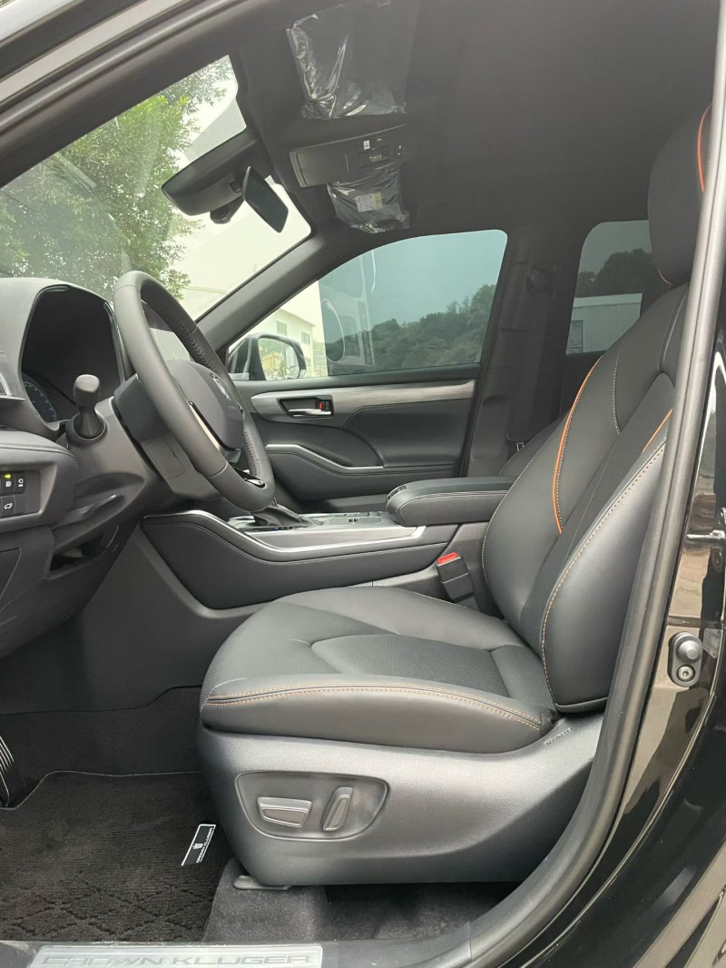 中山25年丰田皇冠8