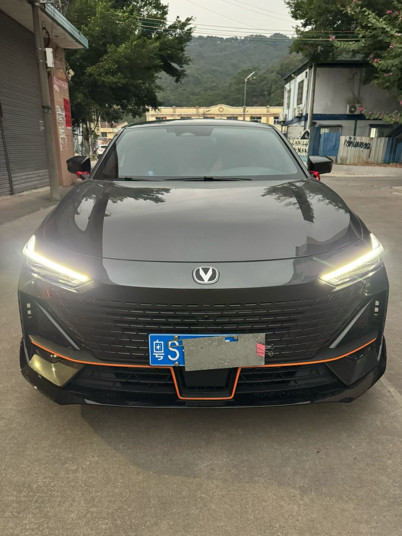 中山25年长安汽车UNI1