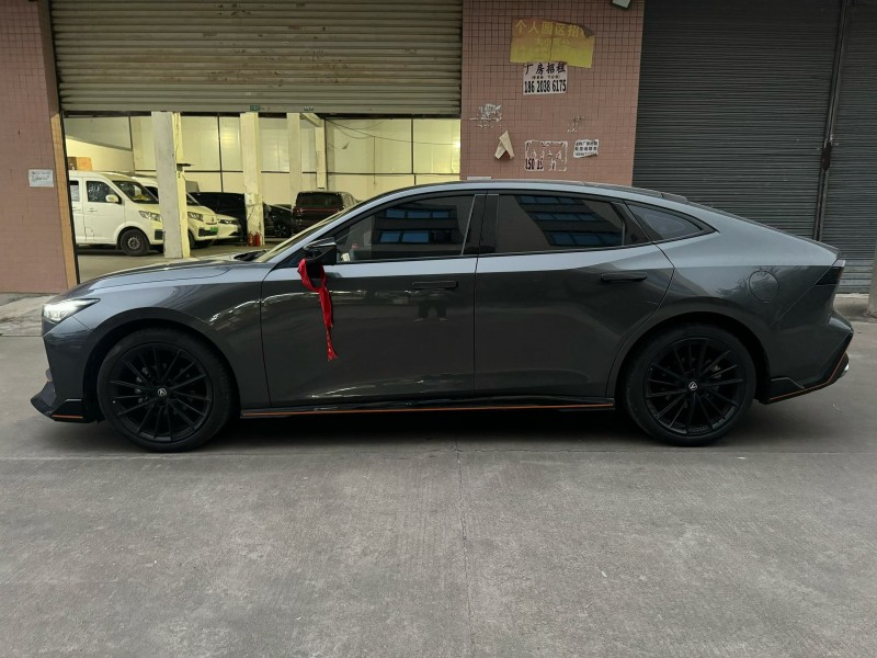 中山25年长安汽车UNI3