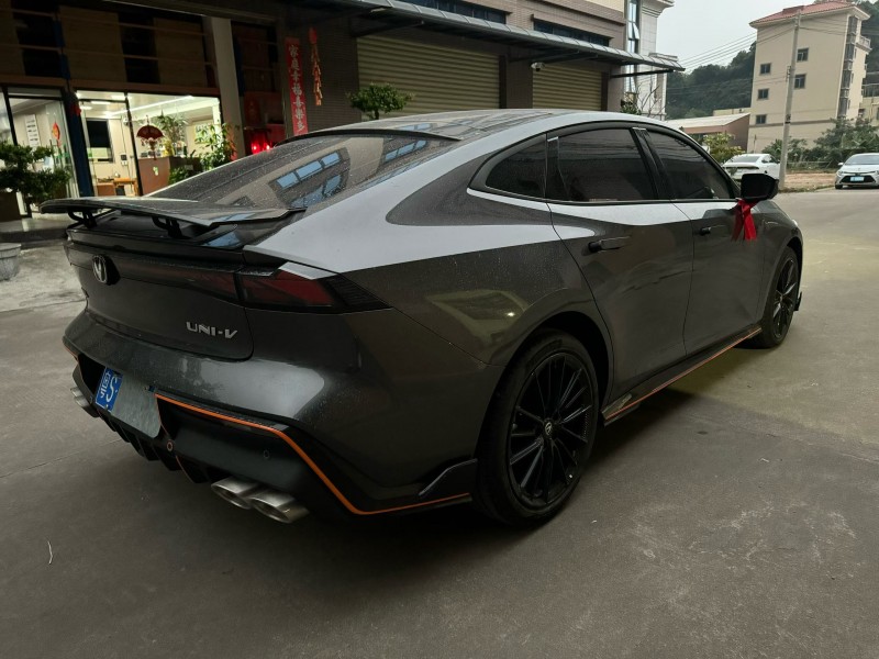 中山25年长安汽车UNI5