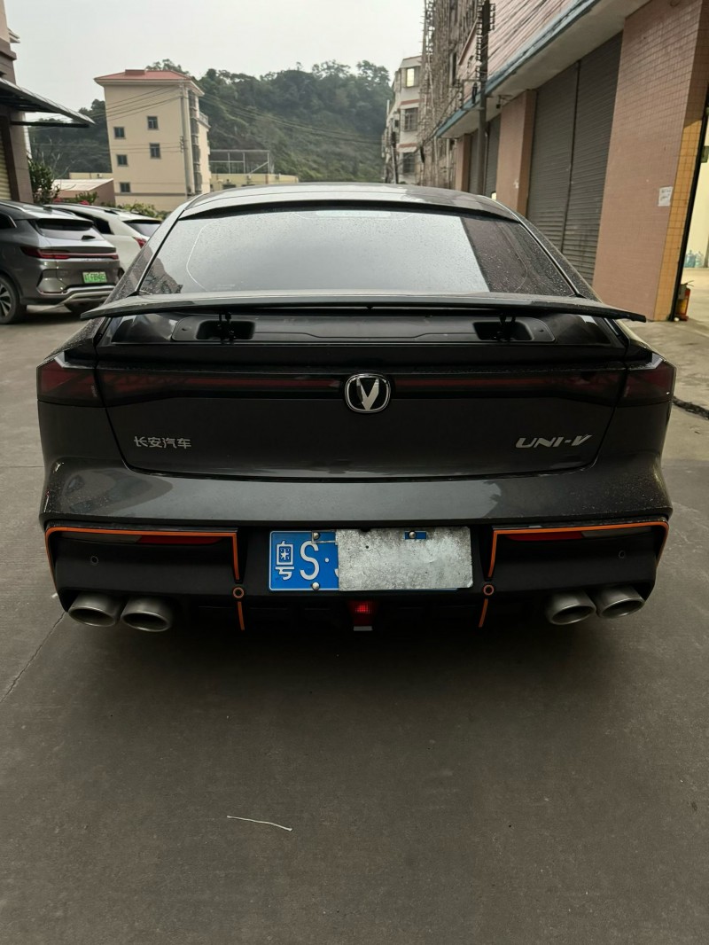 中山25年长安汽车UNI9