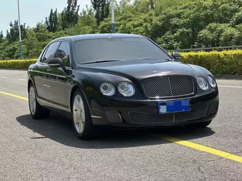 天津11年宾利飞驰3