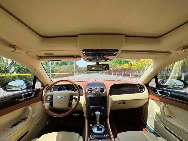 天津11年宾利飞驰7