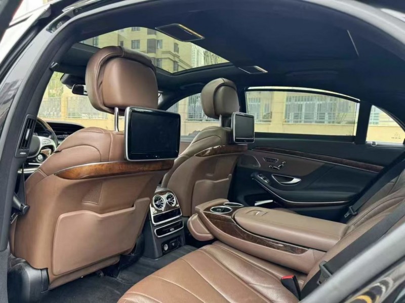 天津16年奔驰迈巴赫S级7