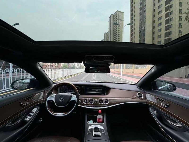 天津16年奔驰迈巴赫S级8
