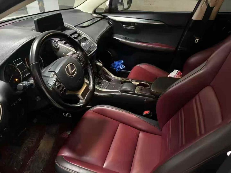 苏州18年雷克萨斯NX4