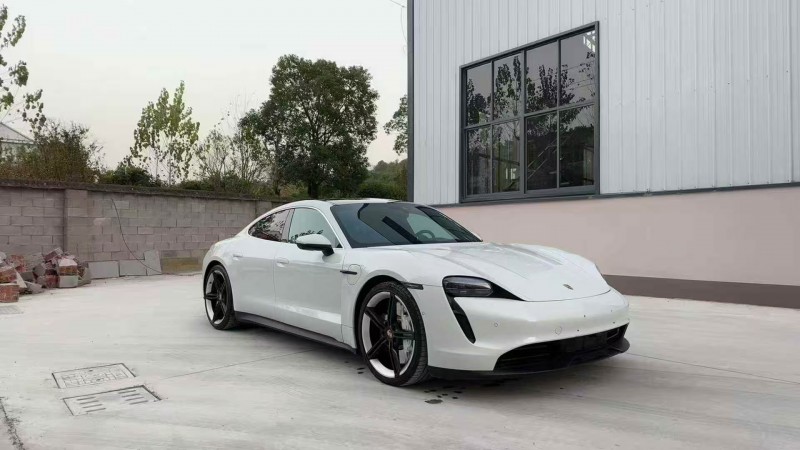 广州20年保时捷Taycan3