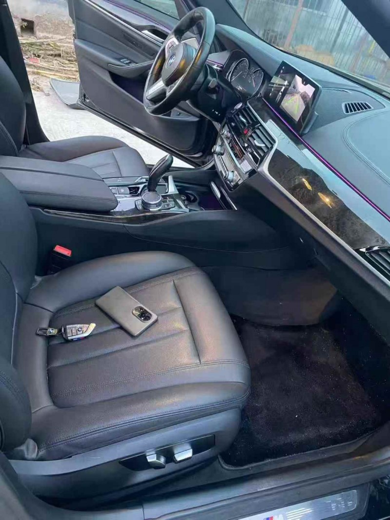 济宁18年宝马5系4