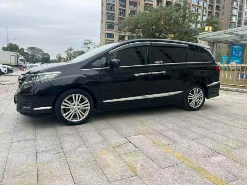 赣州17年本田艾力绅2