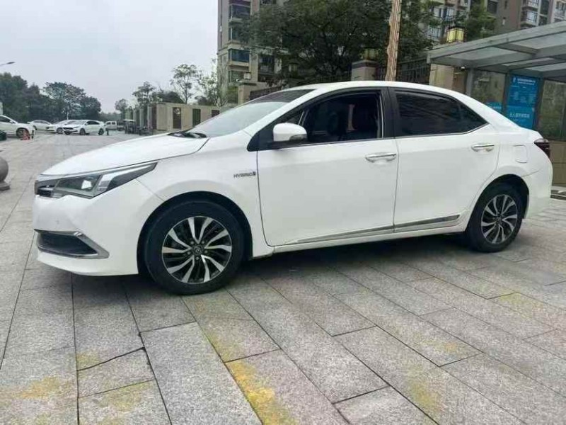 新余19年丰田雷凌2