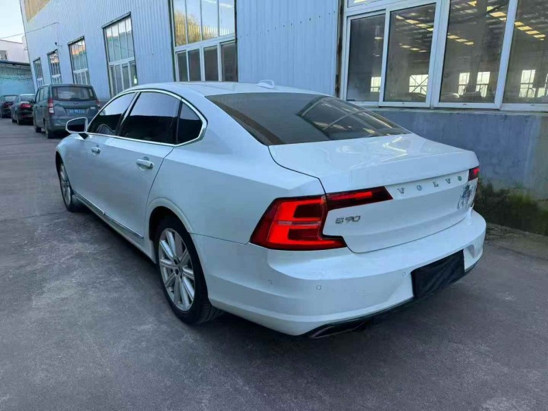 济宁17年沃尔沃S907