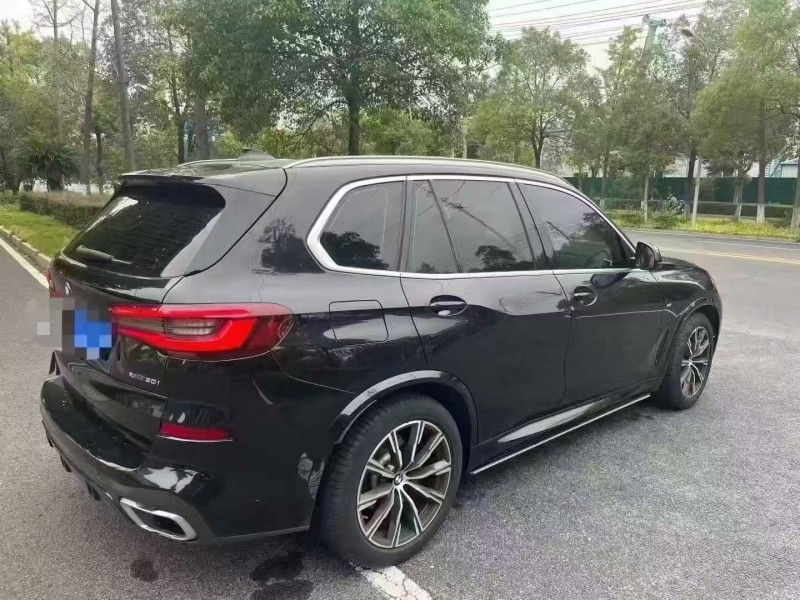 广州21年宝马X57