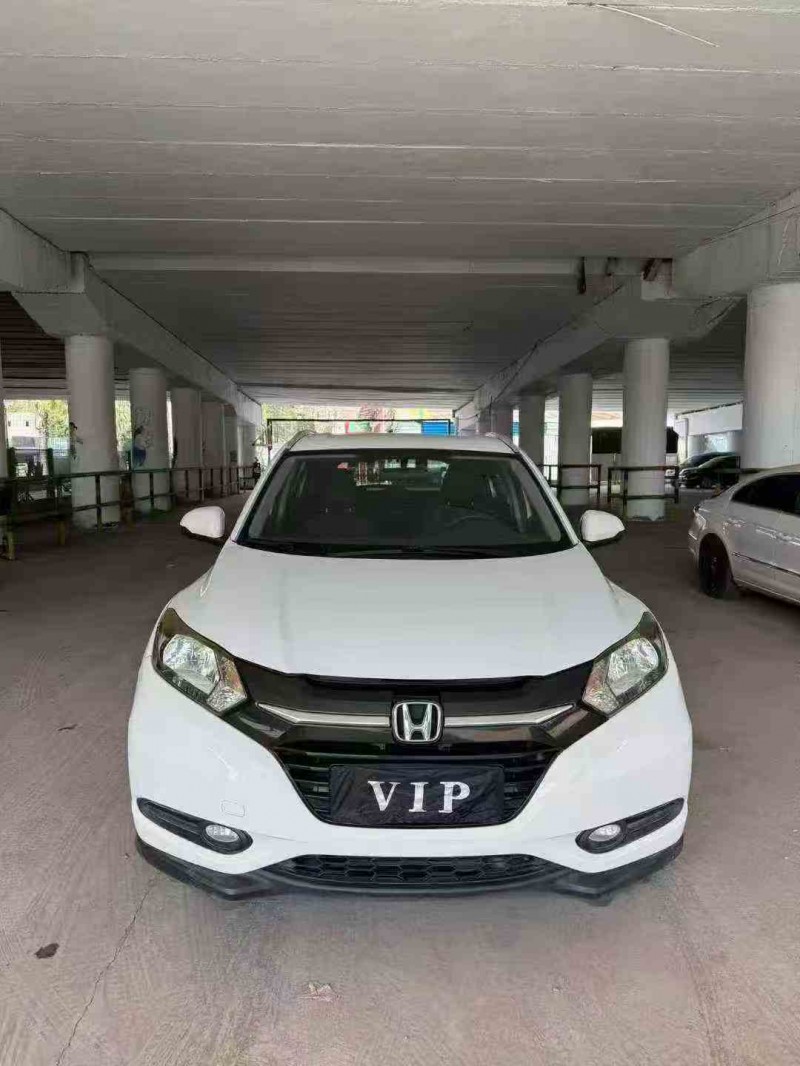 汕头17年本田缤智1