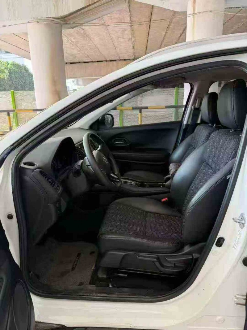 汕头17年本田缤智5