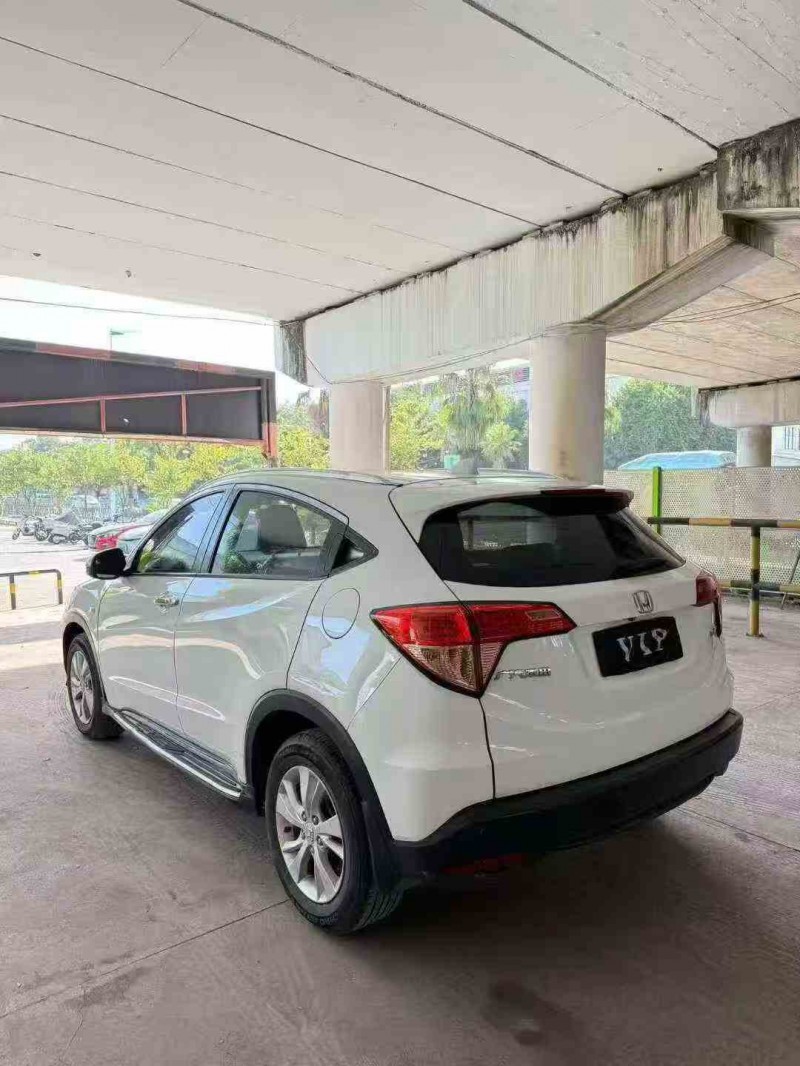 汕头17年本田缤智8