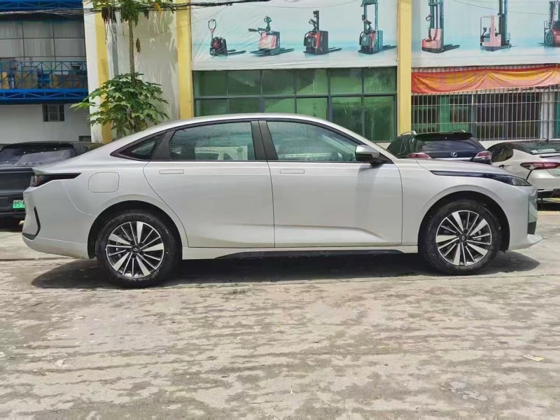 广州25年长安汽车启源7