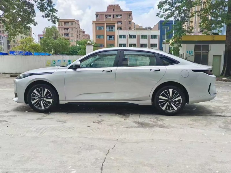 广州25年长安汽车启源8