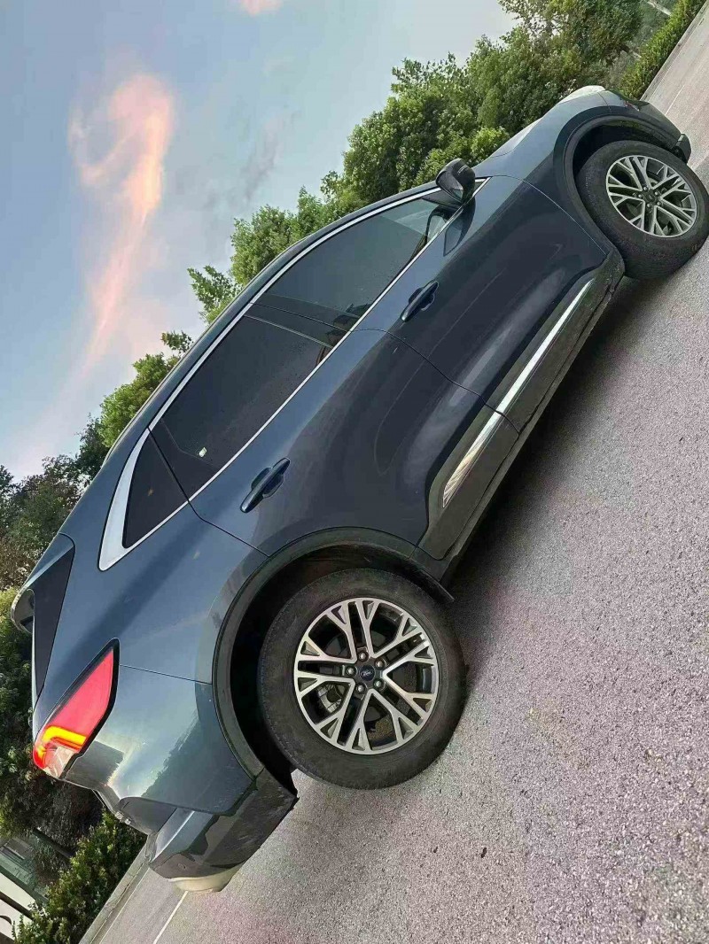 泸州23年福特锐际7