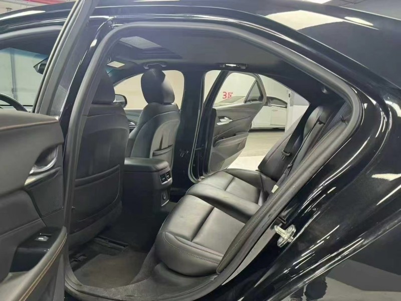 成都21年凯迪拉克CT45