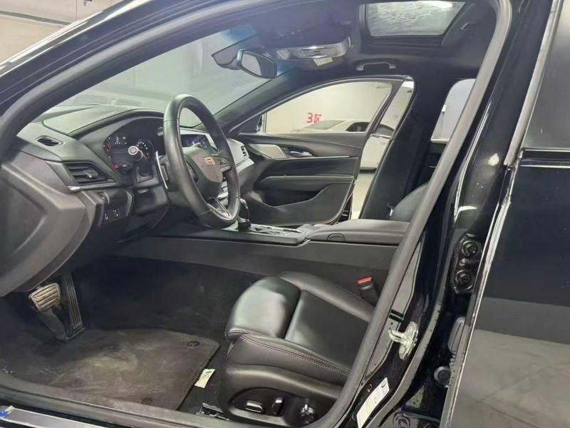 成都21年凯迪拉克CT46