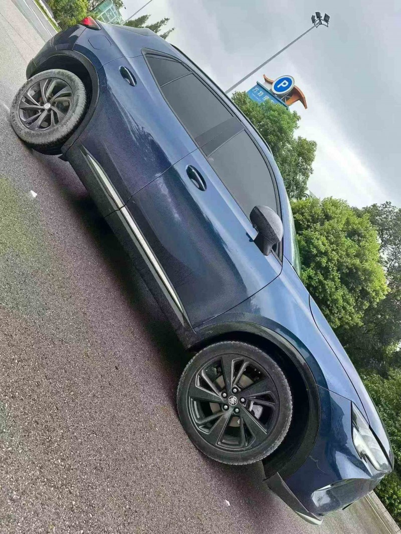 德阳21年别克君威2