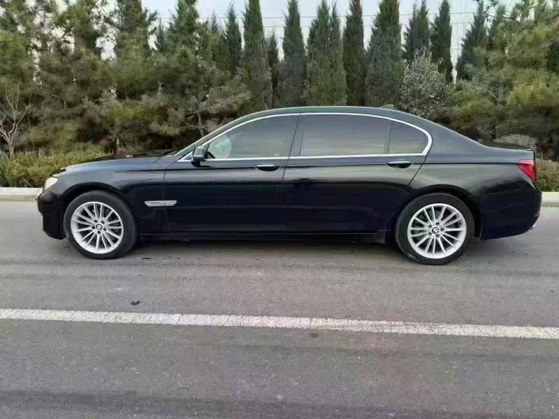 淄博15年宝马7系4