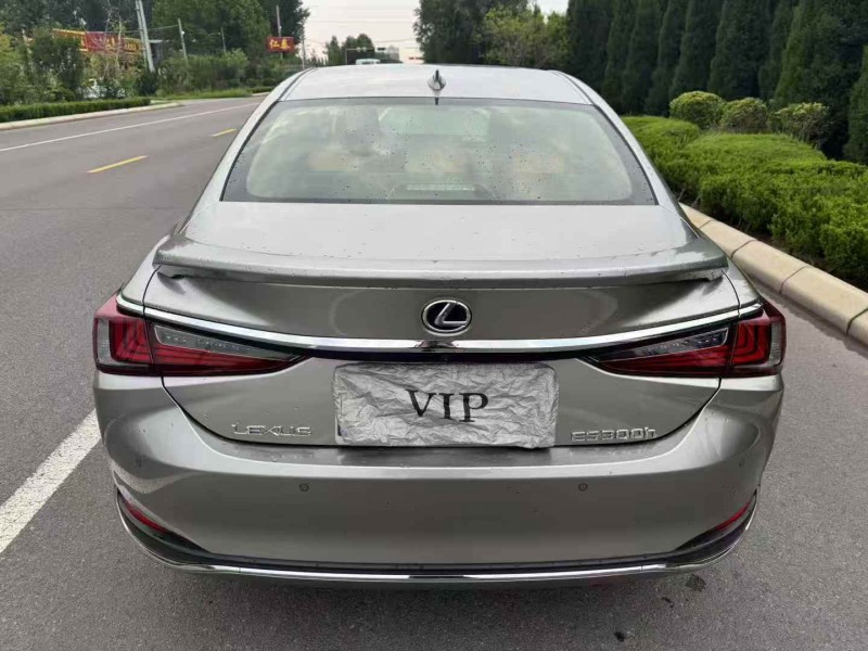 淄博24年雷克萨斯ES5