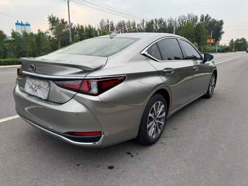 淄博24年雷克萨斯ES6