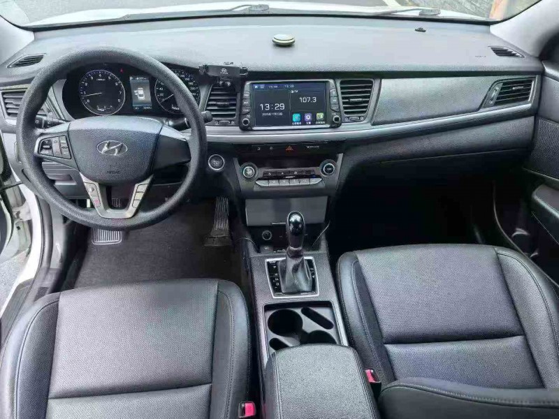 嘉兴21年现代名图4