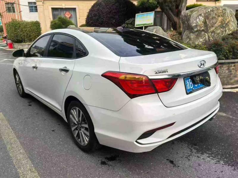 嘉兴21年现代名图8