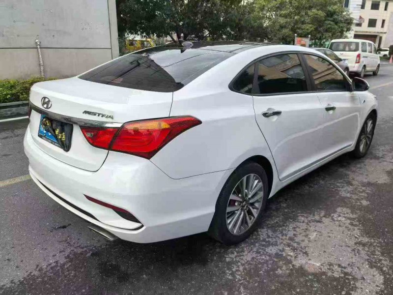 嘉兴21年现代名图9