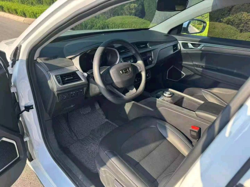 淄博24年吉利帝豪9