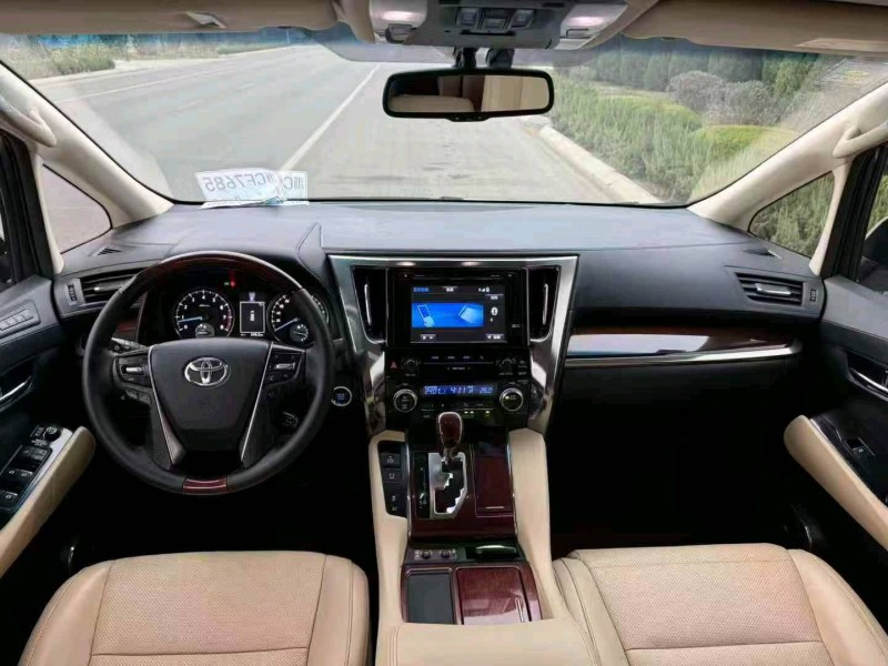 淄博17年丰田埃尔法4