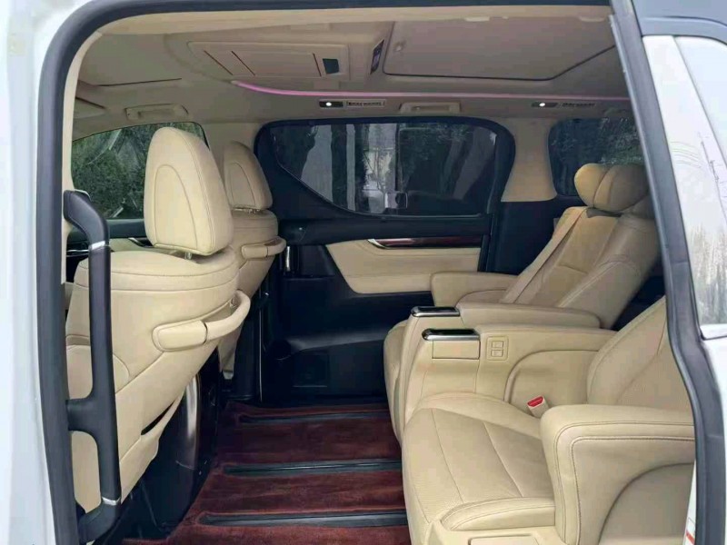 淄博17年丰田埃尔法8