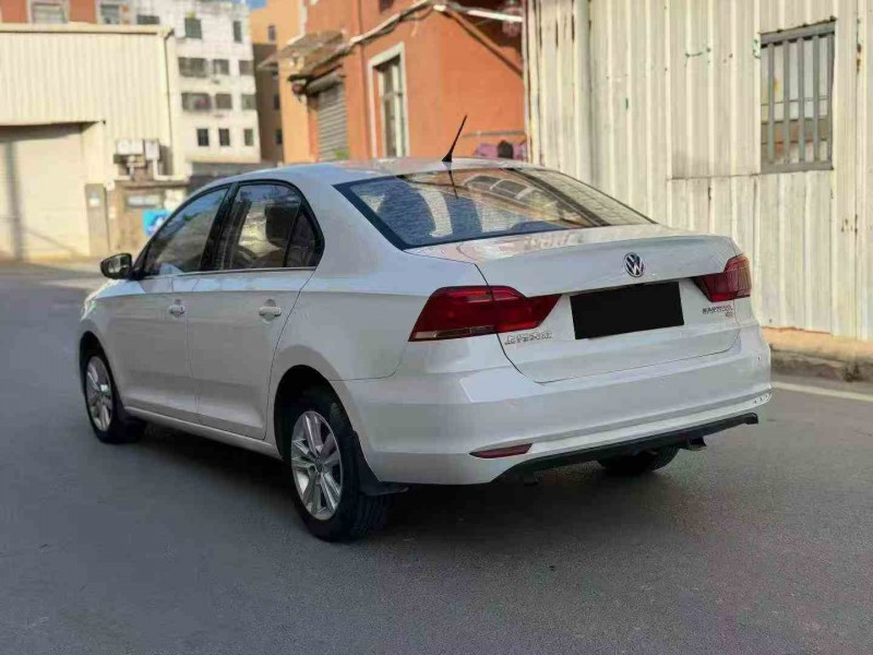 南平17年大众桑塔纳9