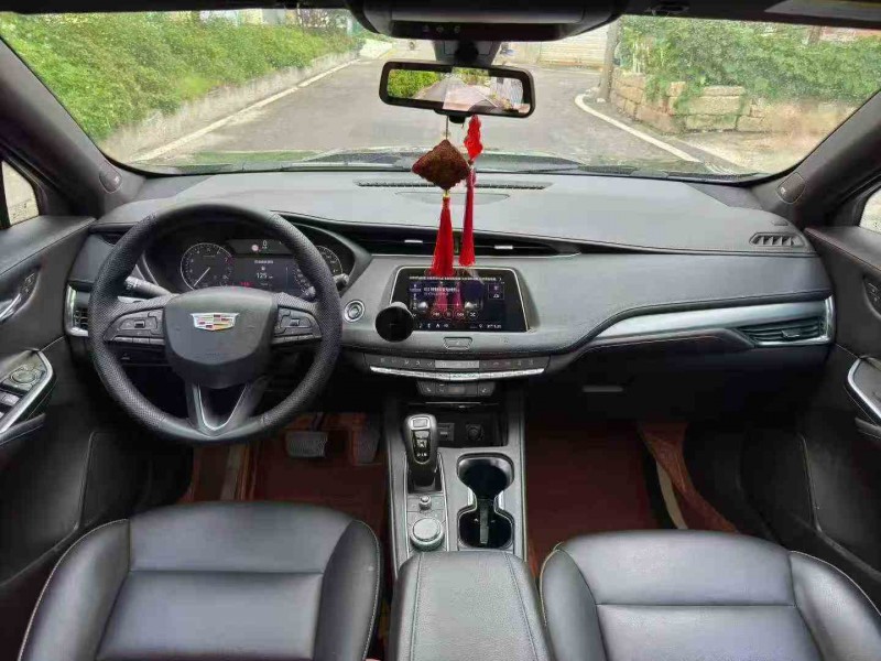 三明19年凯迪拉克XT45