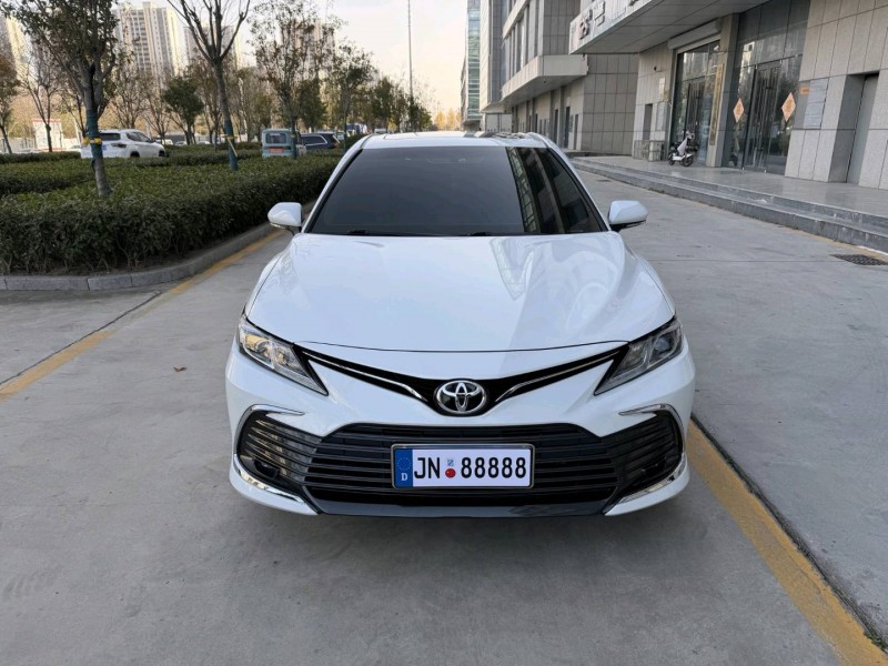 济宁23年丰田凯美瑞2