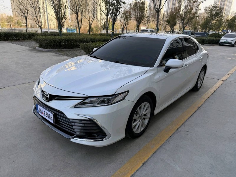 济宁23年丰田凯美瑞3