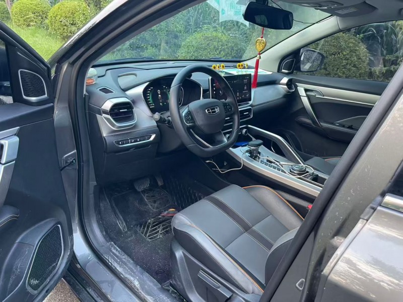 济宁23年吉利缤越6