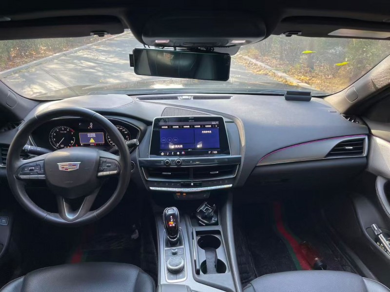 济宁21年凯迪拉克CT54