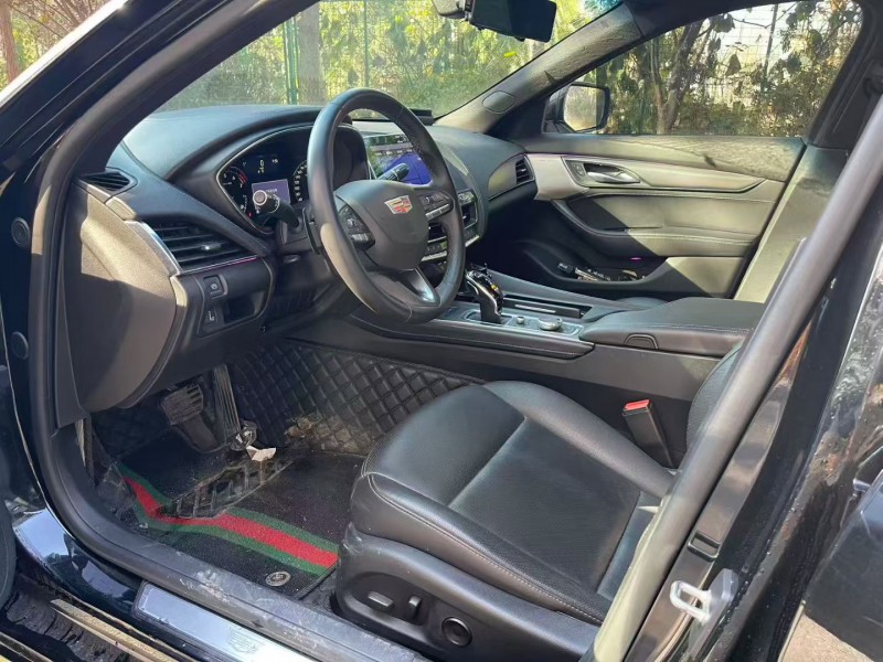 济宁21年凯迪拉克CT56