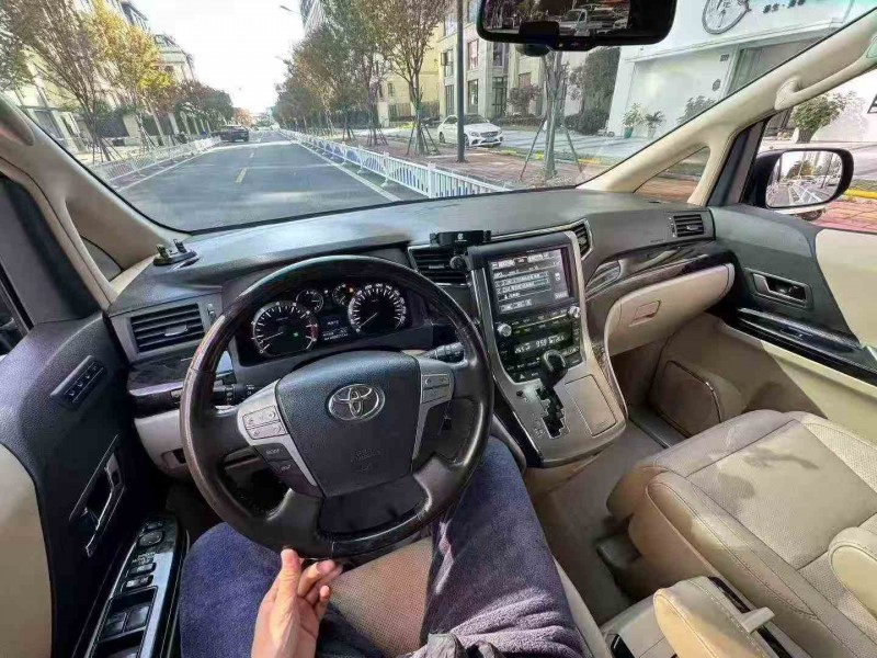 温州14年丰田埃尔法3