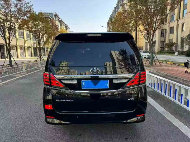 温州14年丰田埃尔法9