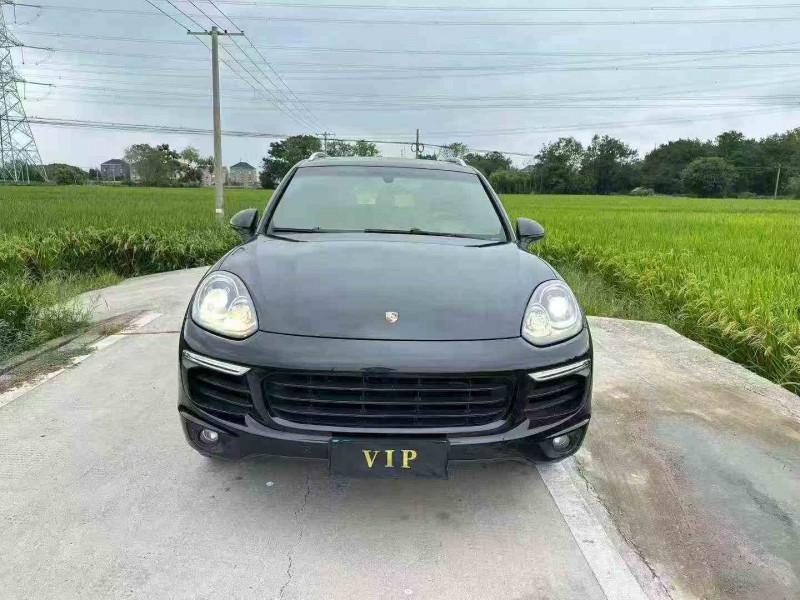 嘉兴15年保时捷卡宴1