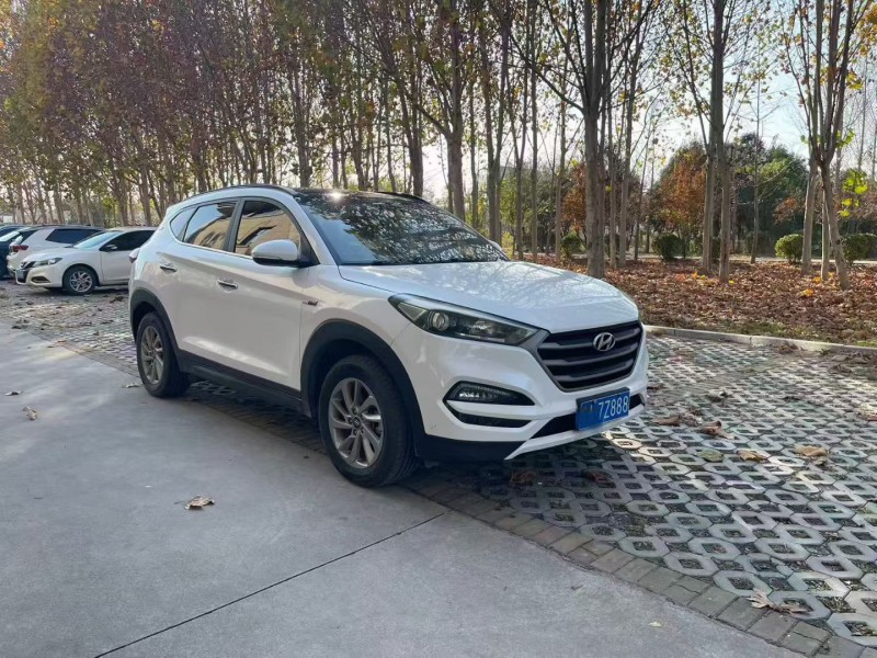 济宁18年现代途胜2