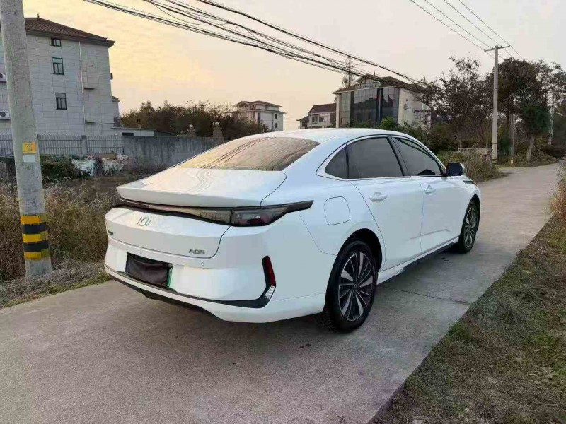 嘉兴25年长安汽车启源8