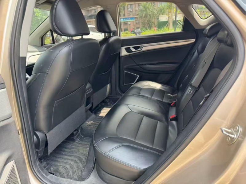 海口20年吉利帝豪6