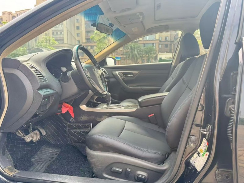 海口15年日产天籁5