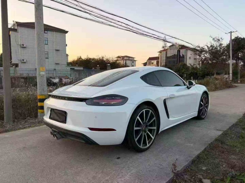 嘉兴18年保时捷7188